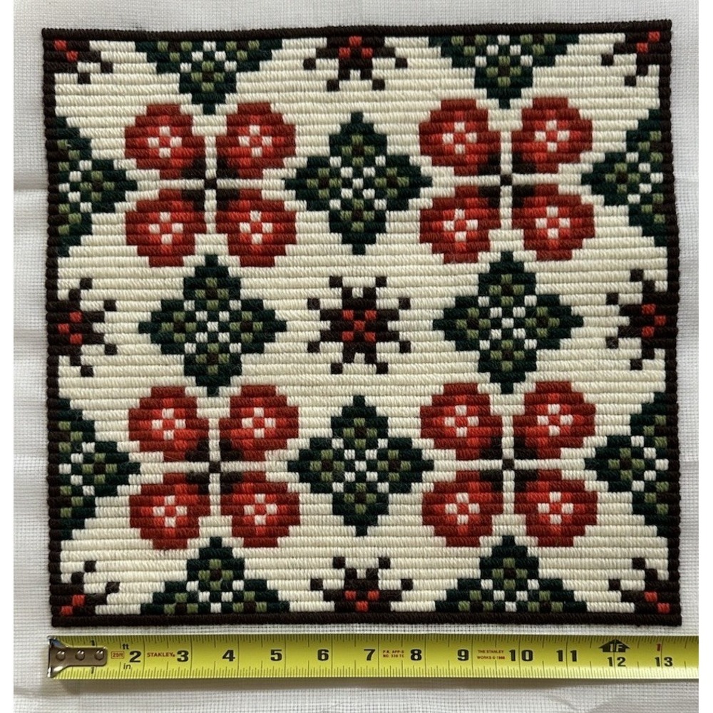 Norwegian Folk Art Needlework Panel Scandinavian Åkle Motif Bargello  ( A)